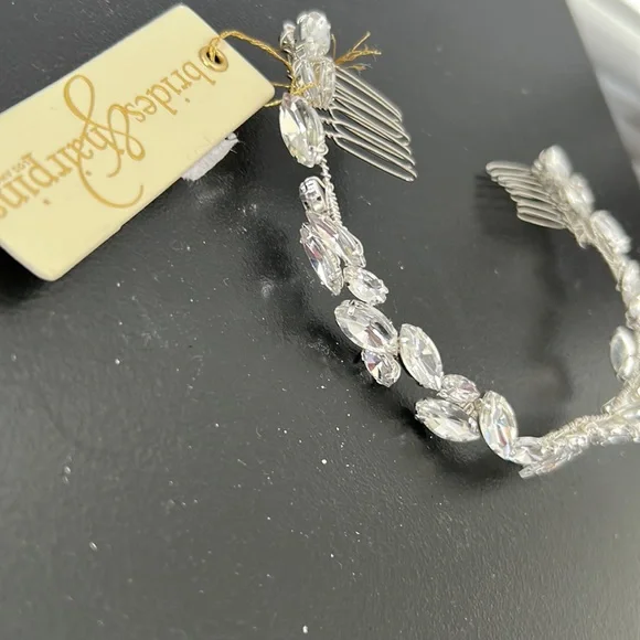 Brides & Hairpins NWT Harlow Halo